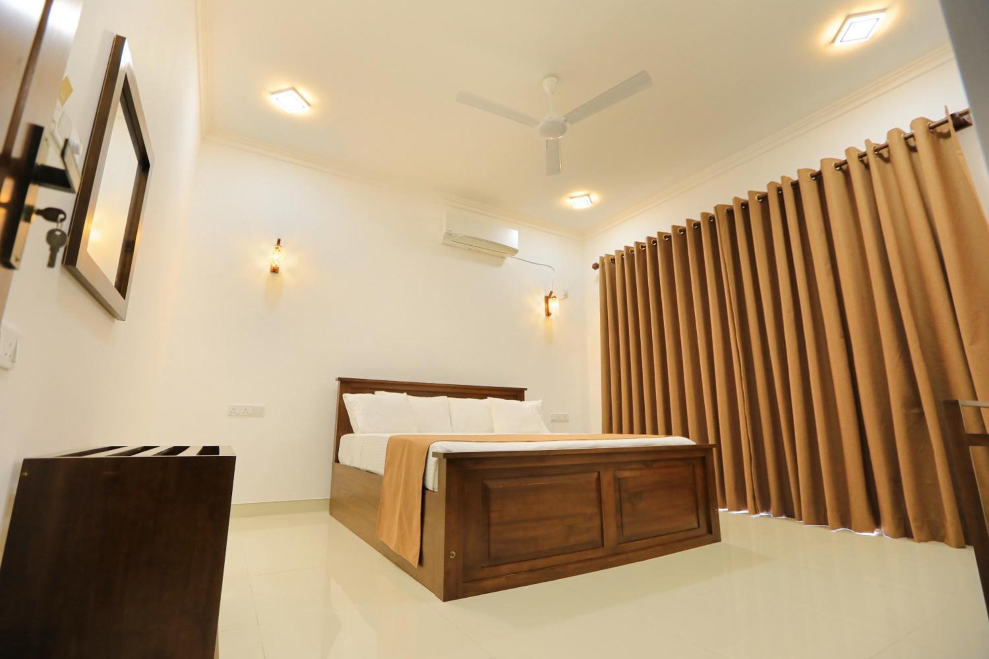 D Marit Motel Negombo Exterior photo