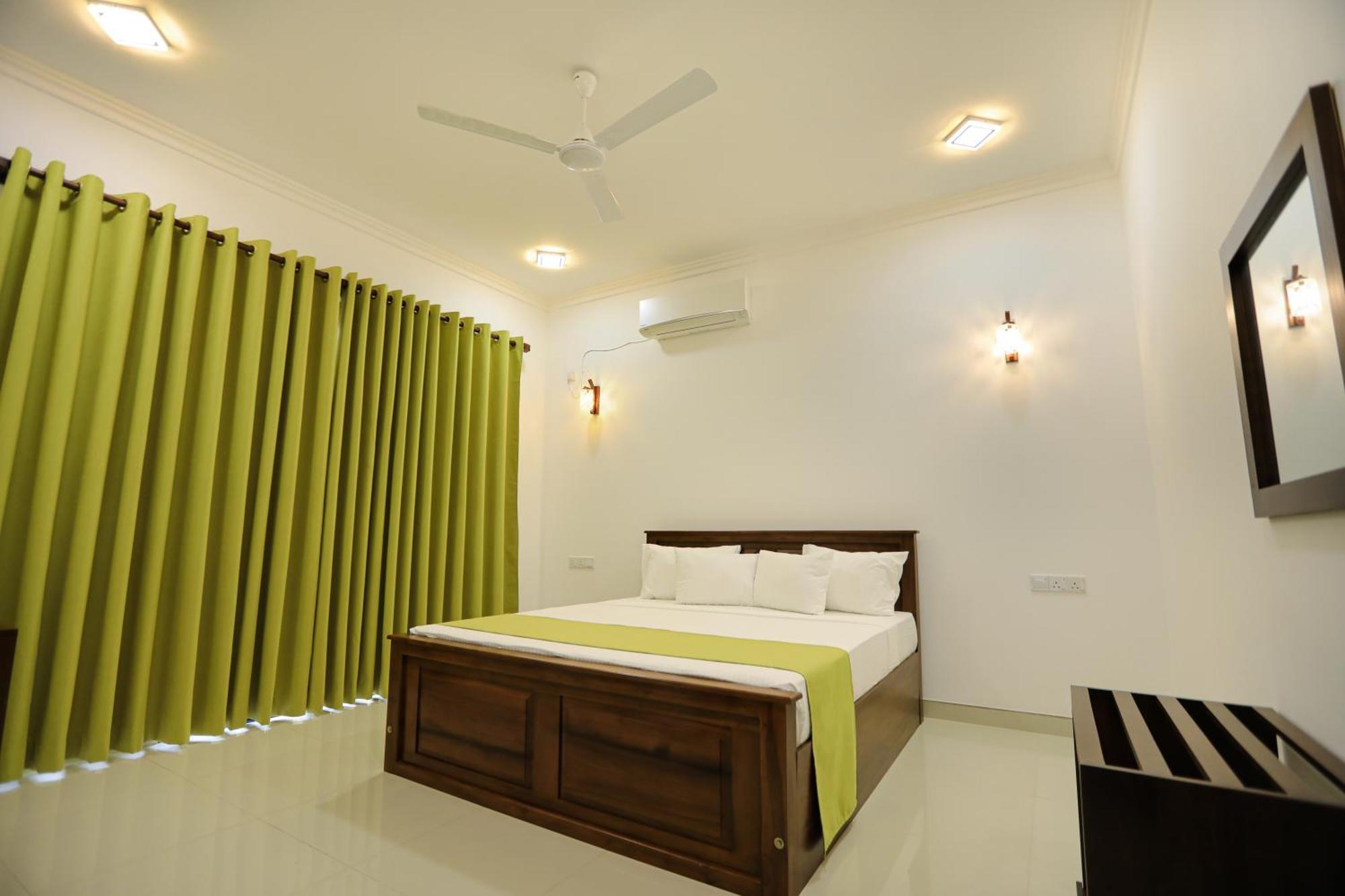 D Marit Motel Negombo Exterior photo
